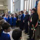 Gli ospiti sono stati subito accolti nell'edificio scolastico losetano dalla preside Ermelinda Cucumazzo, alcuni docenti e da una cinquantina di piccoli studenti